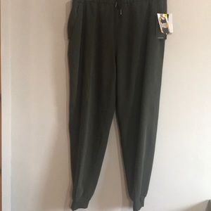 Avia JOGGERS New With Tags